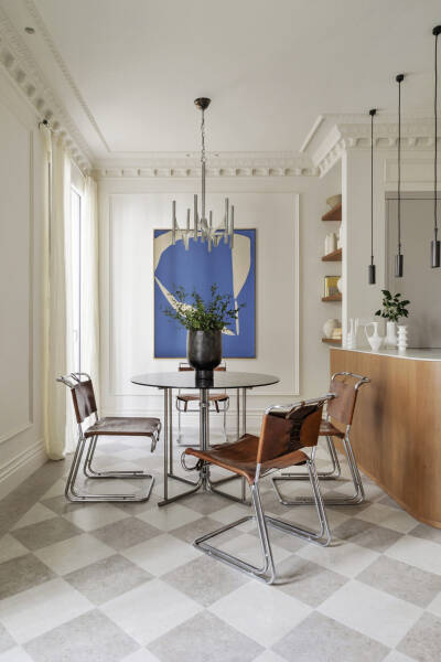 Из скучной старой квартиры в изысканные апартаменты с парижским шармом Из скучной старой квартиры в изысканные апартаменты с парижским шармом