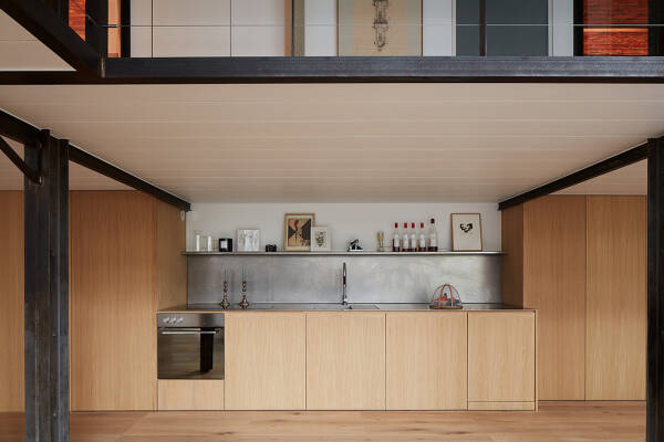 Индустриальный характер и творческие нотки: апартаменты архитектора в Париже Индустриальный характер и творческие нотки: апартаменты архитектора в Париже