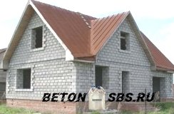 Постройка дома с мансардой из газобетона Постройка дома с мансардой из газобетона
