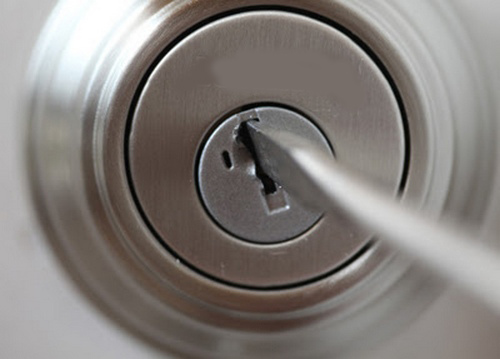 Как правильно высверлить личинку замка входной двери: пошаговая инструкция Как правильно высверлить личинку замка входной двери: пошаговая инструкция