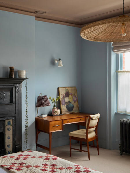 Приятные вставки цвета и современного декора в дизайне классического таунхауса в Лондоне Приятные вставки цвета и современного декора в дизайне классического таунхауса в Лондоне