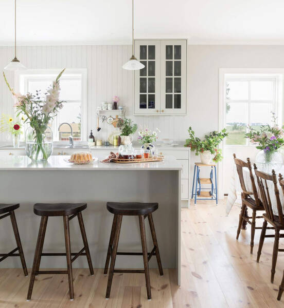 Будто стоит здесь с прошлого века: новый дачный домик в традиционном стиле Будто стоит здесь с прошлого века: новый дачный домик в традиционном стиле