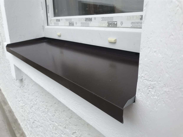 Виды оконных отливов: особенности выбора и установки