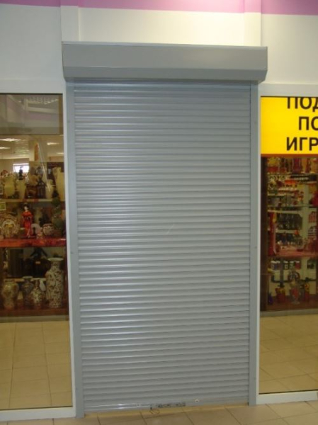 Использование наружных и внутренних рольставней на дверях Использование наружных и внутренних рольставней на дверях