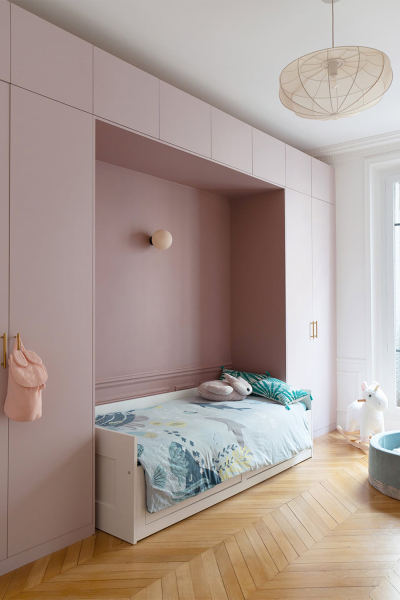 Арки, окна в пол и современные нотки: квартиры в старом доме в Париже Арки, окна в пол и современные нотки: квартиры в старом доме в Париже