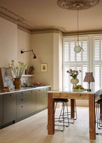 Приятные вставки цвета и современного декора в дизайне классического таунхауса в Лондоне Приятные вставки цвета и современного декора в дизайне классического таунхауса в Лондоне