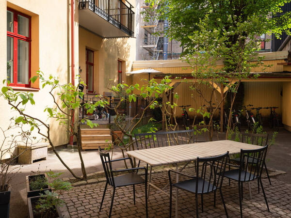 Бежевые стены, яркий декор и тёмная спальня: квартира в Гетеборге (68 кв. м) Бежевые стены, яркий декор и тёмная спальня: квартира в Гетеборге (68 кв. м)