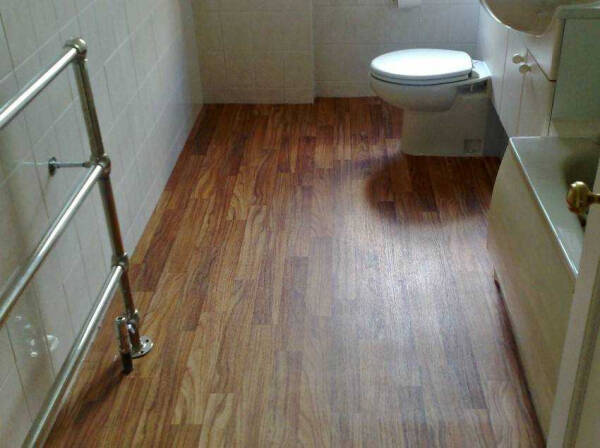 Влагостойкий SPC ламинат: разрешено ли использовать в ванной комнате? | Название сайта Влагостойкий SPC ламинат: разрешено ли использовать в ванной комнате? | Название сайта