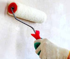 Нужно ли грунтовать стены перед поклейкой обоев Нужно ли грунтовать стены перед поклейкой обоев