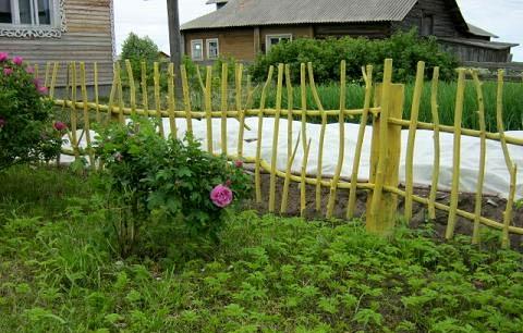 Как сделать забор из веток Как сделать забор из веток