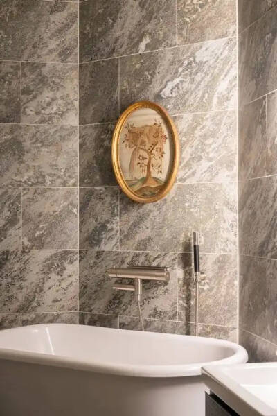 Интерьер не для всех: синяя квартира с красными дверями в Стокгольме (67 кв. м) Интерьер не для всех: синяя квартира с красными дверями в Стокгольме (67 кв. м)