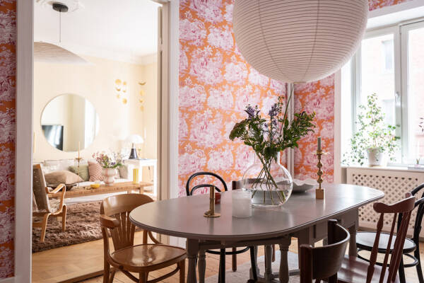 Песочные тона, кирпичная стена и обои: квартира в Гетеборге (91 кв. м) Песочные тона, кирпичная стена и обои: квартира в Гетеборге (91 кв. м)