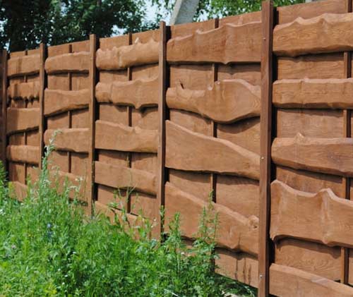 Строительство забора из необрезной доски Строительство забора из необрезной доски