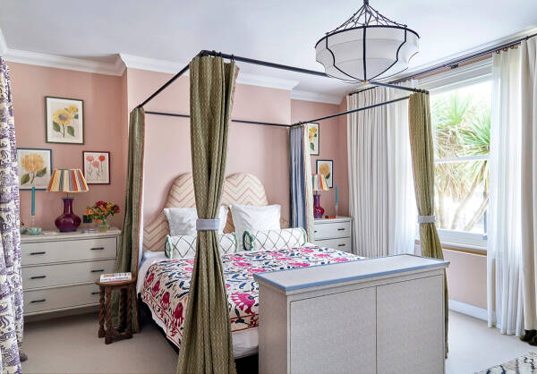 Нежные цветочные мотивы в интерьерах красивого английского дома Нежные цветочные мотивы в интерьерах красивого английского дома