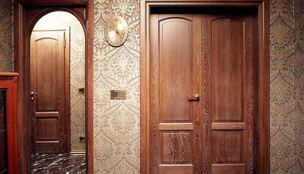 Нестандартное решение — двустворчатая металлическая входная дверь Нестандартное решение — двустворчатая металлическая входная дверь