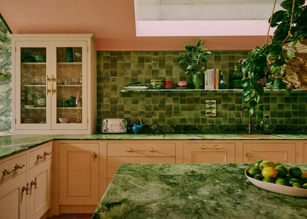 Смелые краски и интересный декор в доме мексиканского дизайнера в Лондоне Смелые краски и интересный декор в доме мексиканского дизайнера в Лондоне