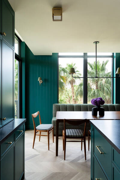 Свежие цвета и модный декор в дизайне квартиры в Лас-Вегасе Свежие цвета и модный декор в дизайне квартиры в Лас-Вегасе