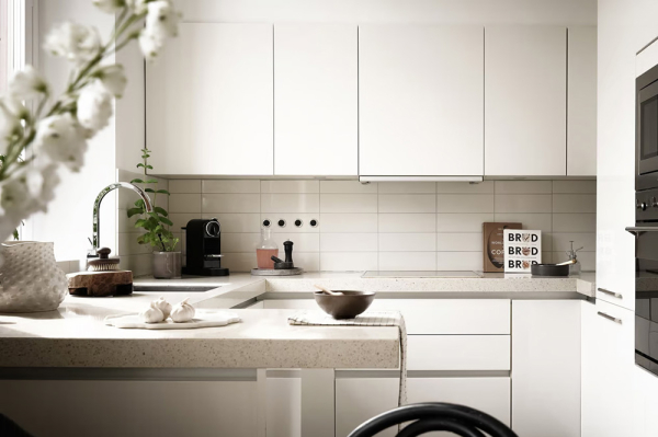 Маленькая вартира в Гетеборге с мягкими интерьерами и антресолью (30 кв. м) Маленькая вартира в Гетеборге с мягкими интерьерами и антресолью (30 кв. м)