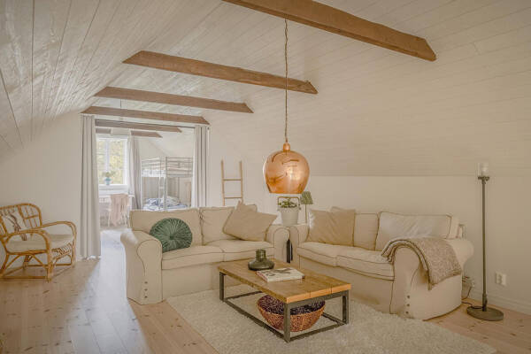 Тёплый и уютный скандинавский интерьер в старом амбаре в Швеции Тёплый и уютный скандинавский интерьер в старом амбаре в Швеции