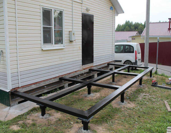 Особенности свайного фундамента для дома 6х6 и стоимость монтажа под ключ Особенности свайного фундамента для дома 6х6 и стоимость монтажа под ключ