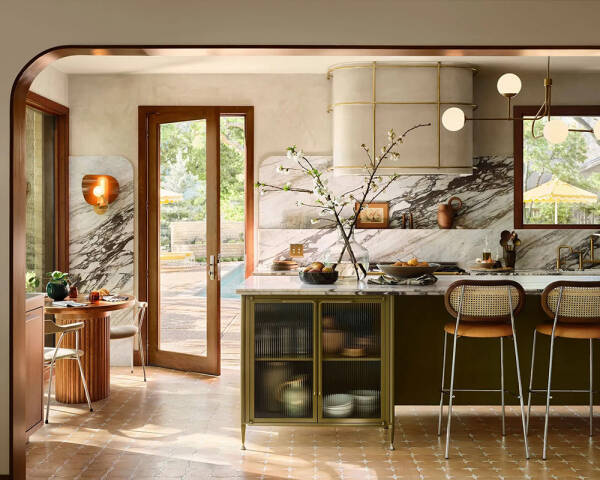 Элегантный mid century на фоне природы: новый проект Джоанны и Чипа Гейнс Элегантный mid century на фоне природы: новый проект Джоанны и Чипа Гейнс