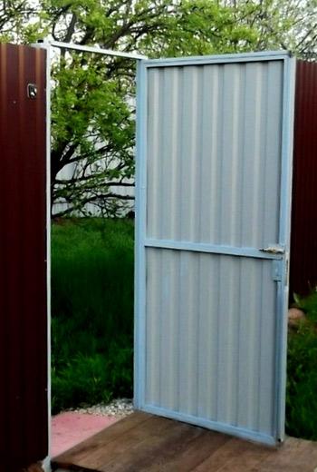 Установка калитки из профнастила Установка калитки из профнастила