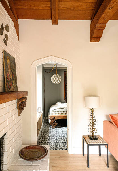 Восточные мотивы и музыка: дом с историей в Калифорнии Восточные мотивы и музыка: дом с историей в Калифорнии