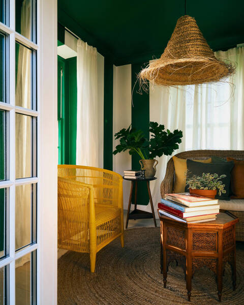 Старинный английский коттедж 18 века с предметами искусства в декоре Старинный английский коттедж 18 века с предметами искусства в декоре