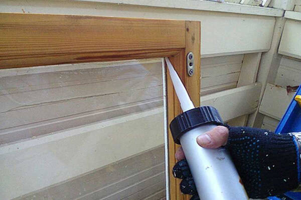 Особенности замазки для деревянных окон: как сделать самостоятельно? Особенности замазки для деревянных окон: как сделать самостоятельно?