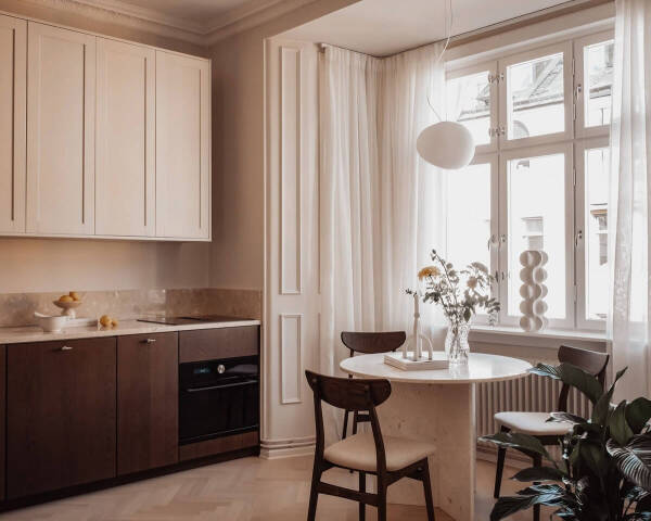 Небольшая, но стильная и роскошная квартира в молочных тонах в Стокгольме (47 кв. м) Небольшая, но стильная и роскошная квартира в молочных тонах в Стокгольме (47 кв. м)