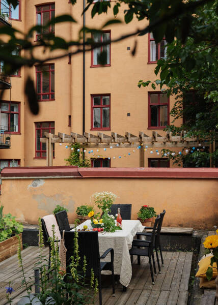 Арочные окна и тёплые оттенки: квартира на первом этаже в Стокгольме (66 кв. м) Арочные окна и тёплые оттенки: квартира на первом этаже в Стокгольме (66 кв. м)