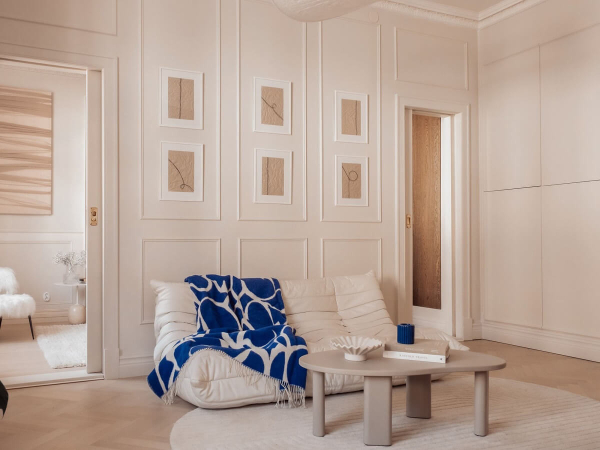 Небольшая, но стильная и роскошная квартира в молочных тонах в Стокгольме (47 кв. м) Небольшая, но стильная и роскошная квартира в молочных тонах в Стокгольме (47 кв. м)