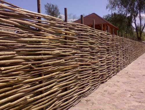 Как сделать забор из веток Как сделать забор из веток