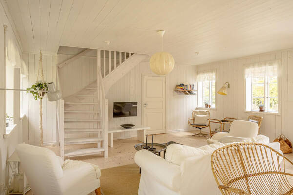 Тёплый и уютный скандинавский интерьер в старом амбаре в Швеции Тёплый и уютный скандинавский интерьер в старом амбаре в Швеции