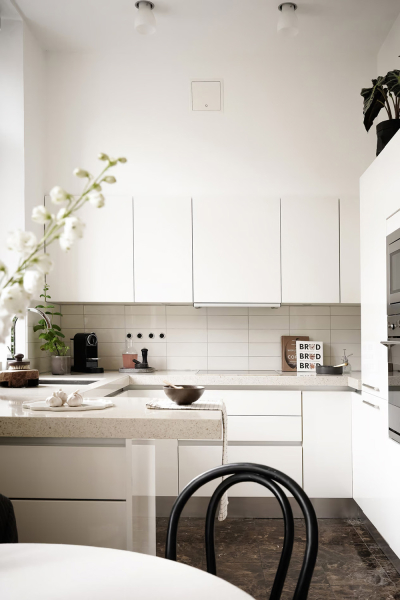 Маленькая вартира в Гетеборге с мягкими интерьерами и антресолью (30 кв. м) Маленькая вартира в Гетеборге с мягкими интерьерами и антресолью (30 кв. м)