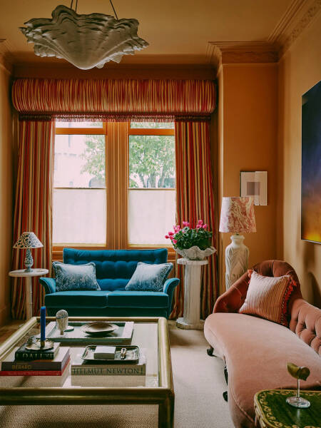 Смелые краски и интересный декор в доме мексиканского дизайнера в Лондоне Смелые краски и интересный декор в доме мексиканского дизайнера в Лондоне