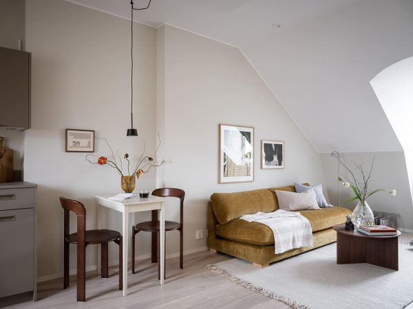 Чудеса компактности: крошечная мансардная квартира студента в Швеции (21 кв. м) Чудеса компактности: крошечная мансардная квартира студента в Швеции (21 кв. м)