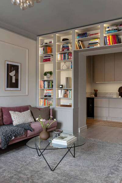 Серый потолок и библиотека: элегантная квартира с изюминкой в Стокгольме (69 кв. м) Серый потолок и библиотека: элегантная квартира с изюминкой в Стокгольме (69 кв. м)