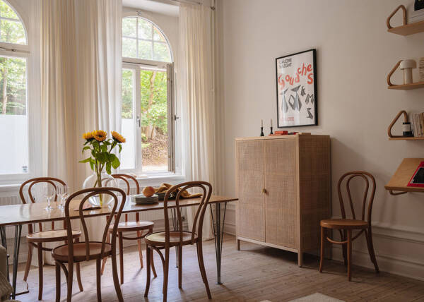 Арочные окна и тёплые оттенки: квартира на первом этаже в Стокгольме (66 кв. м) Арочные окна и тёплые оттенки: квартира на первом этаже в Стокгольме (66 кв. м)