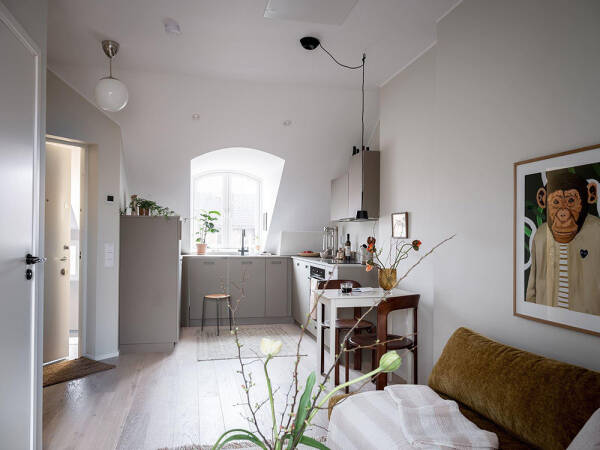 Чудеса компактности: крошечная мансардная квартира студента в Швеции (21 кв. м) Чудеса компактности: крошечная мансардная квартира студента в Швеции (21 кв. м)