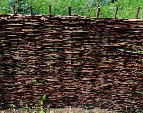 Как сделать забор из веток Как сделать забор из веток