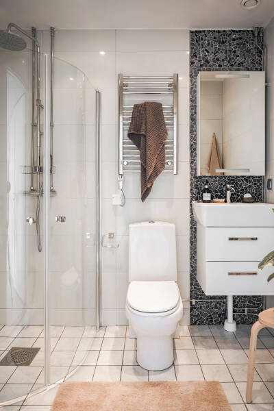 Маленькая вартира в Гетеборге с мягкими интерьерами и антресолью (30 кв. м) Маленькая вартира в Гетеборге с мягкими интерьерами и антресолью (30 кв. м)