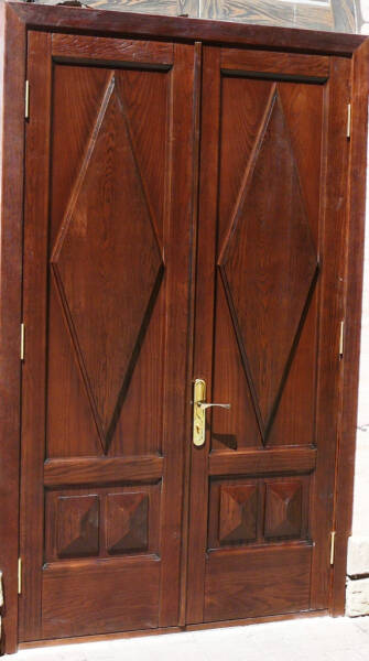 Обзор разновидностей входных дверей Обзор разновидностей входных дверей