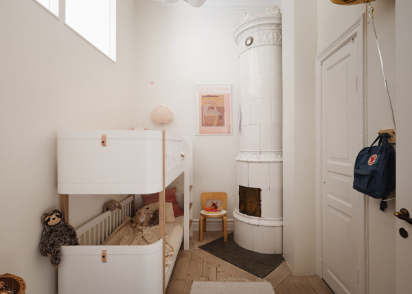 Арочные окна и тёплые оттенки: квартира на первом этаже в Стокгольме (66 кв. м) Арочные окна и тёплые оттенки: квартира на первом этаже в Стокгольме (66 кв. м)