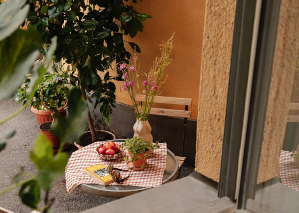 Арочные окна и тёплые оттенки: квартира на первом этаже в Стокгольме (66 кв. м) Арочные окна и тёплые оттенки: квартира на первом этаже в Стокгольме (66 кв. м)