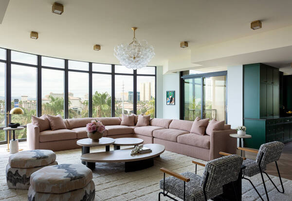 Свежие цвета и модный декор в дизайне квартиры в Лас-Вегасе Свежие цвета и модный декор в дизайне квартиры в Лас-Вегасе