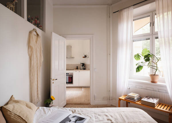 Арочные окна и тёплые оттенки: квартира на первом этаже в Стокгольме (66 кв. м) Арочные окна и тёплые оттенки: квартира на первом этаже в Стокгольме (66 кв. м)