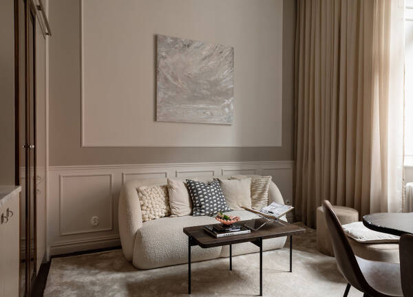 Маленькая квартира в бежевых тонах с элегантными интерьерами (33 кв. м) Маленькая квартира в бежевых тонах с элегантными интерьерами (33 кв. м)