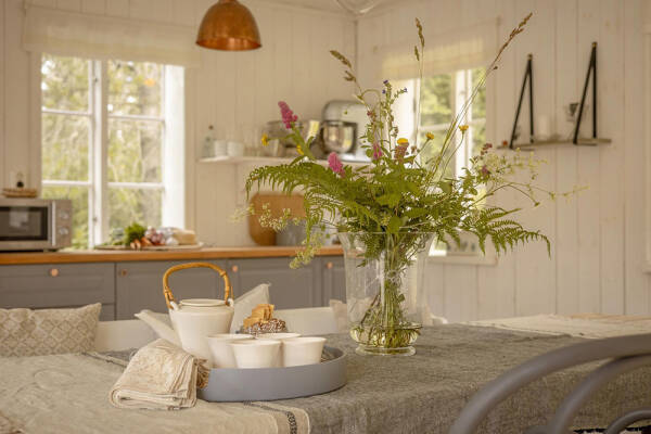 Тёплый и уютный скандинавский интерьер в старом амбаре в Швеции Тёплый и уютный скандинавский интерьер в старом амбаре в Швеции