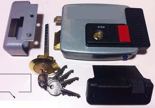 Замки для калитки из профнастила